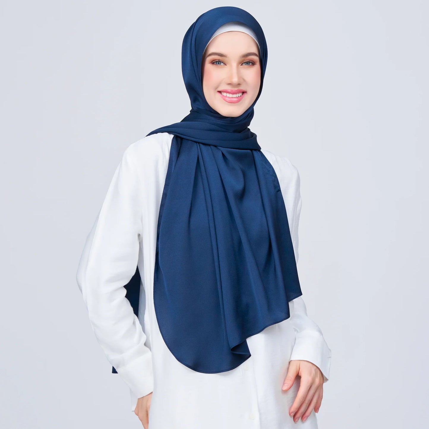 Instant Tag & Go Shawl | Satin Bulle in Midnight Blue | Batch 1