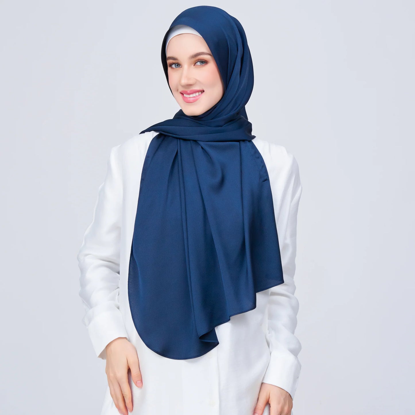 Instant Tag & Go Shawl | Satin Bulle in Midnight Blue | Batch 1