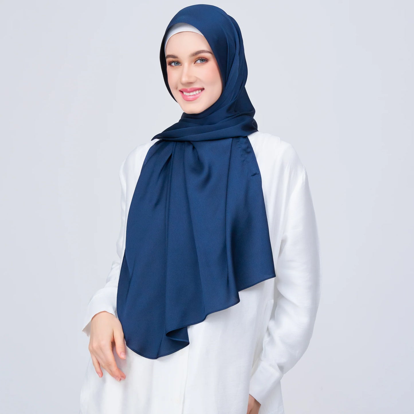 Instant Tag & Go Shawl | Satin Bulle in Midnight Blue | Batch 1