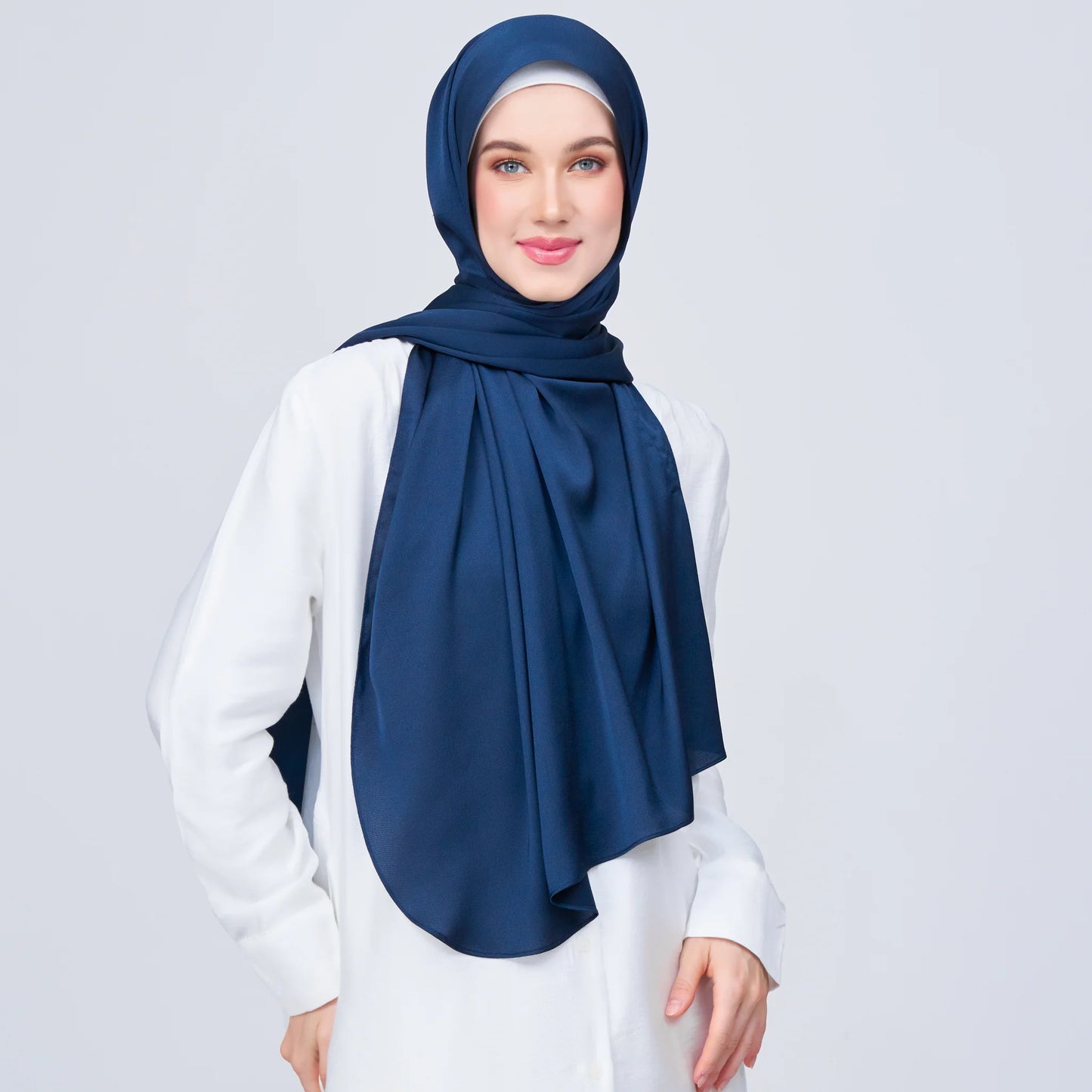 Instant Tag & Go Shawl | Satin Bulle in Midnight Blue | Batch 1