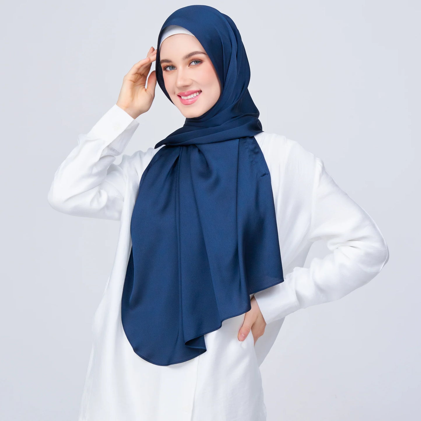 Instant Tag & Go Shawl | Satin Bulle in Midnight Blue | Batch 1