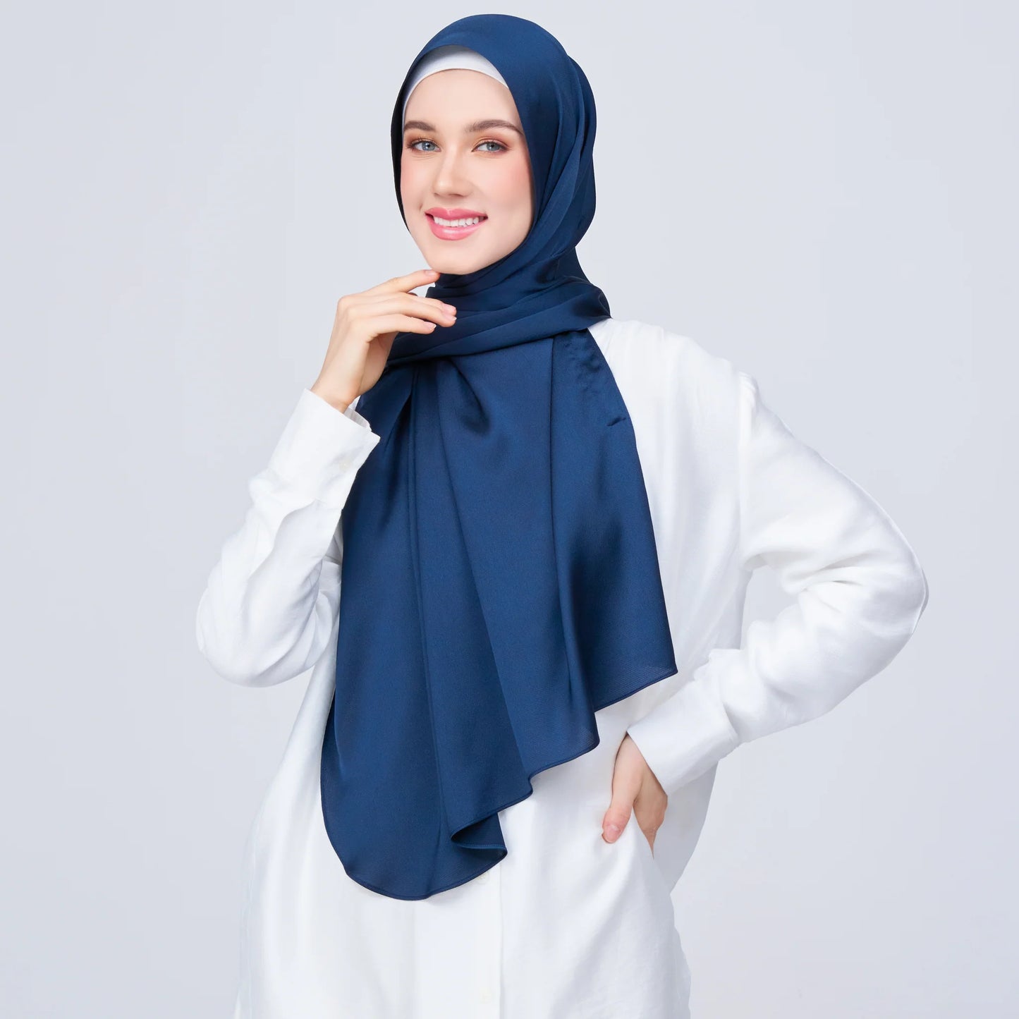 Instant Tag & Go Shawl | Satin Bulle in Midnight Blue | Batch 1