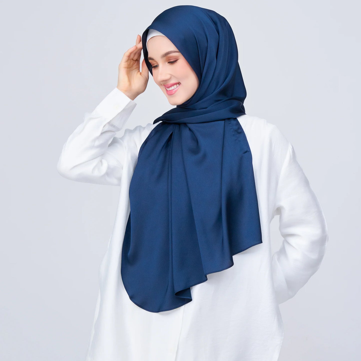 Instant Tag & Go Shawl | Satin Bulle in Midnight Blue | Batch 1