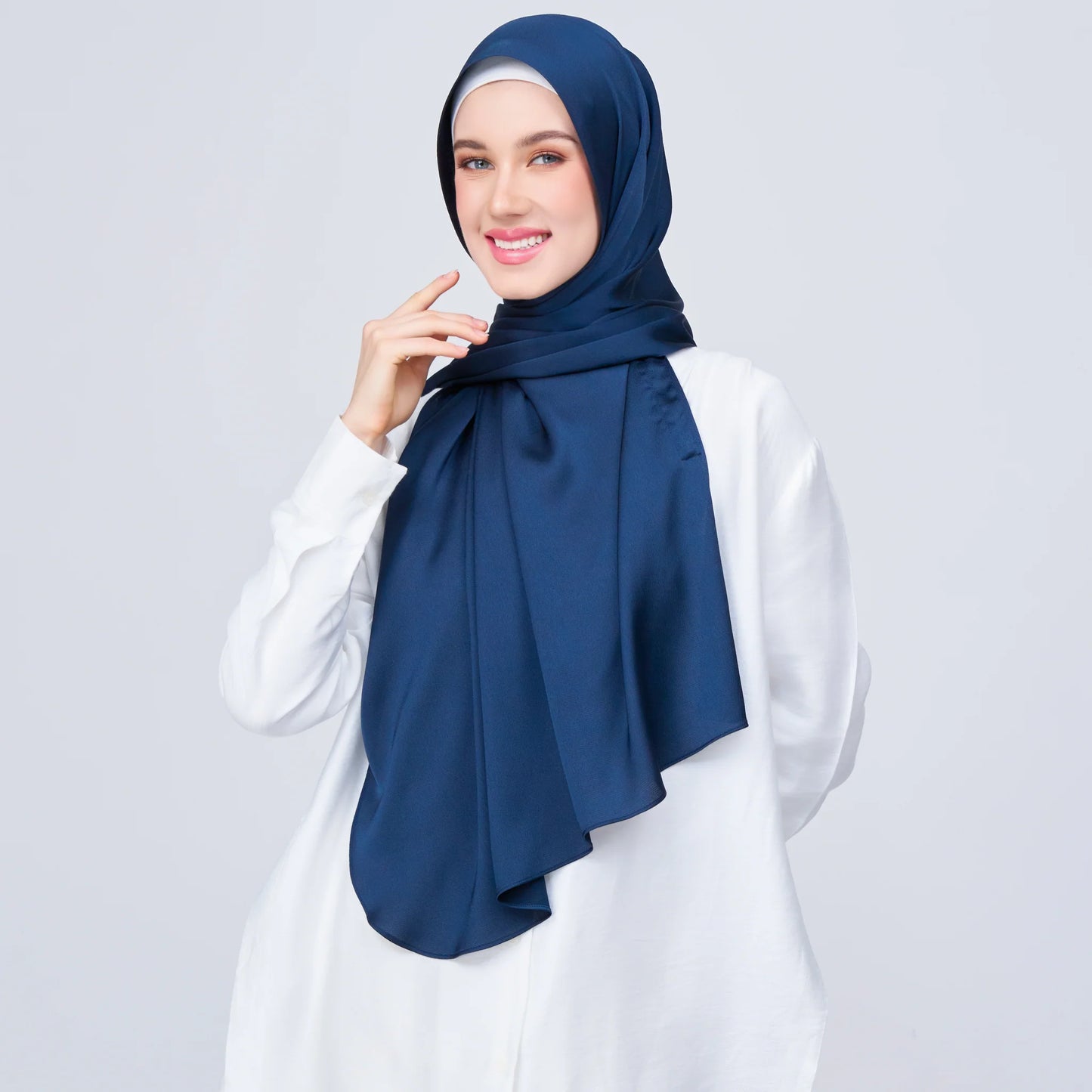 Instant Tag & Go Shawl | Satin Bulle in Midnight Blue | Batch 1