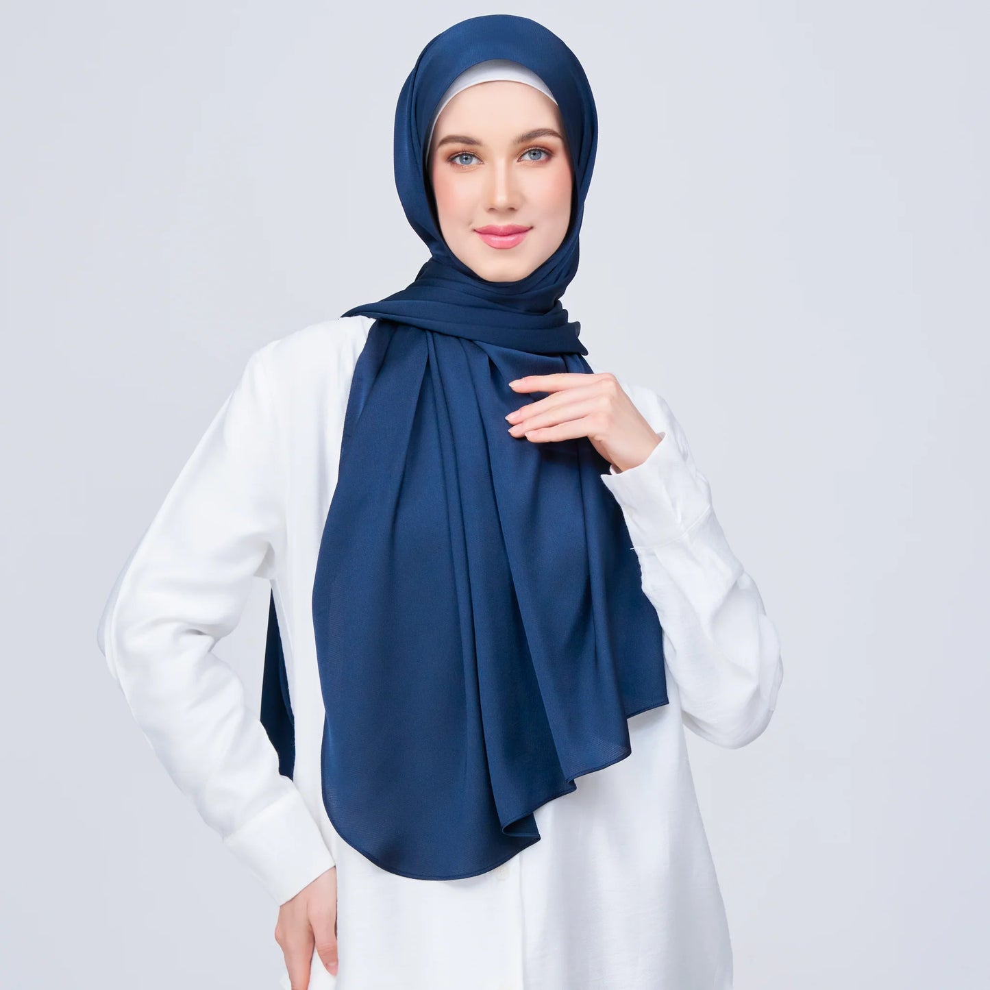Instant Tag & Go Shawl | Satin Bulle in Midnight Blue | Batch 1
