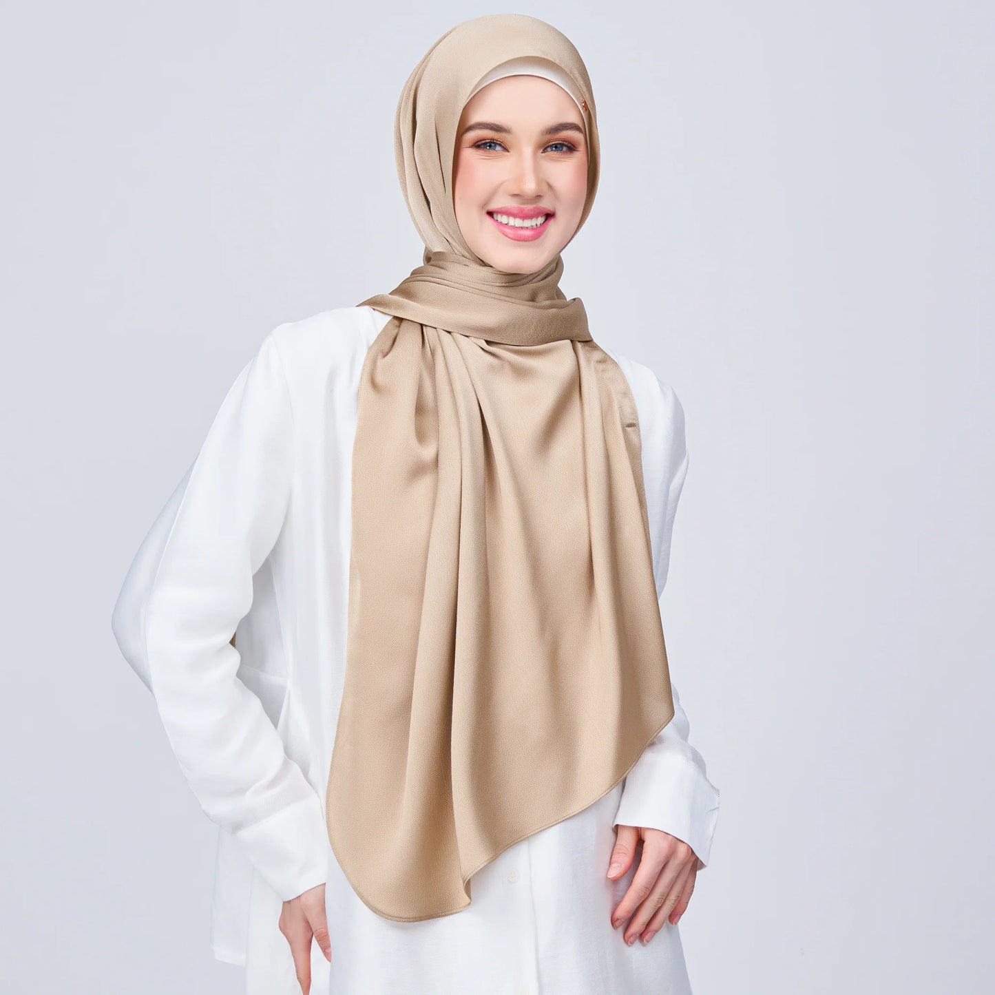 Instant Tag & Go Shawl | Satin Bulle in Nude Chai | Batch 1