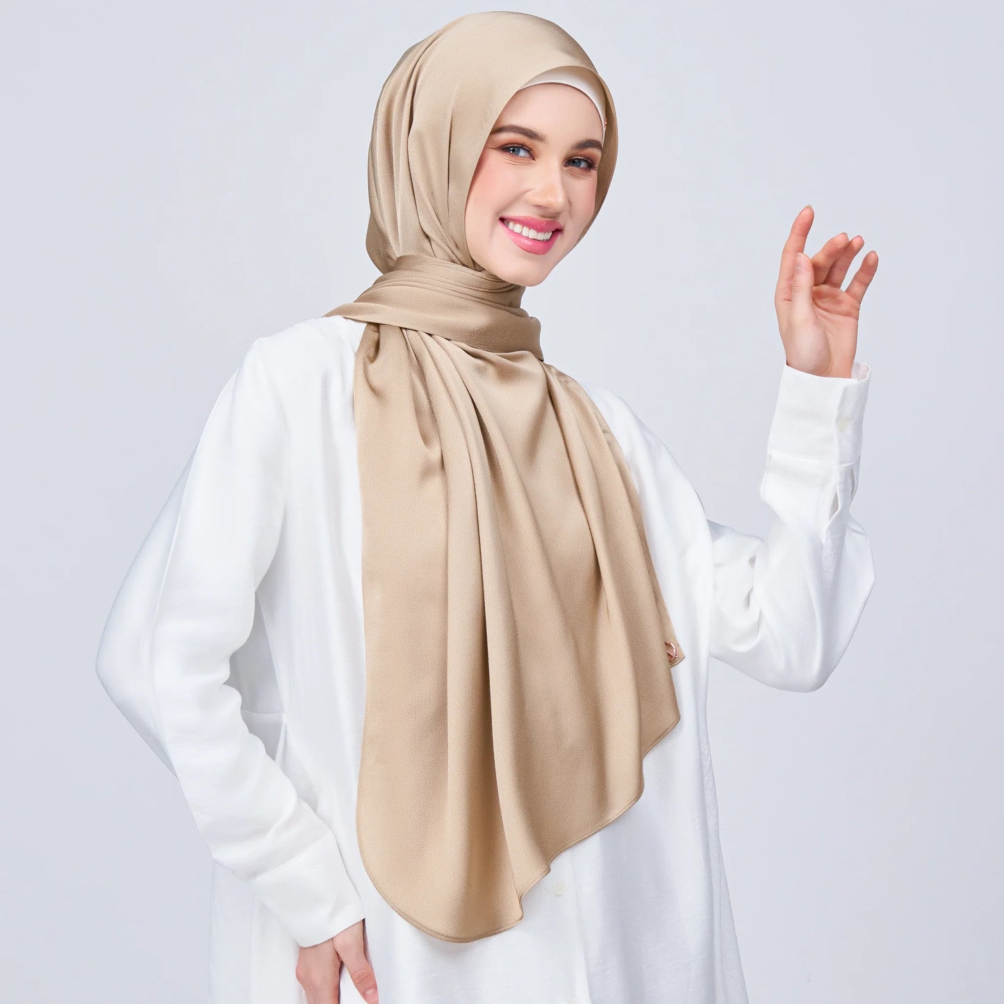 Instant Tag & Go Shawl | Satin Bulle in Nude Chai | Batch 1