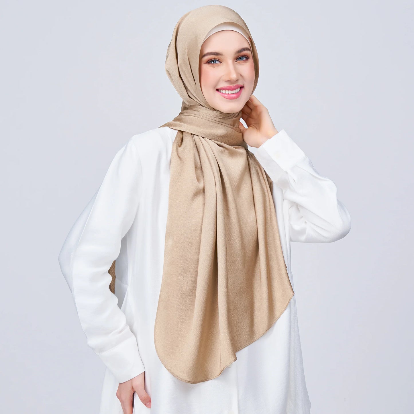 Instant Tag & Go Shawl | Satin Bulle in Nude Chai | Batch 1