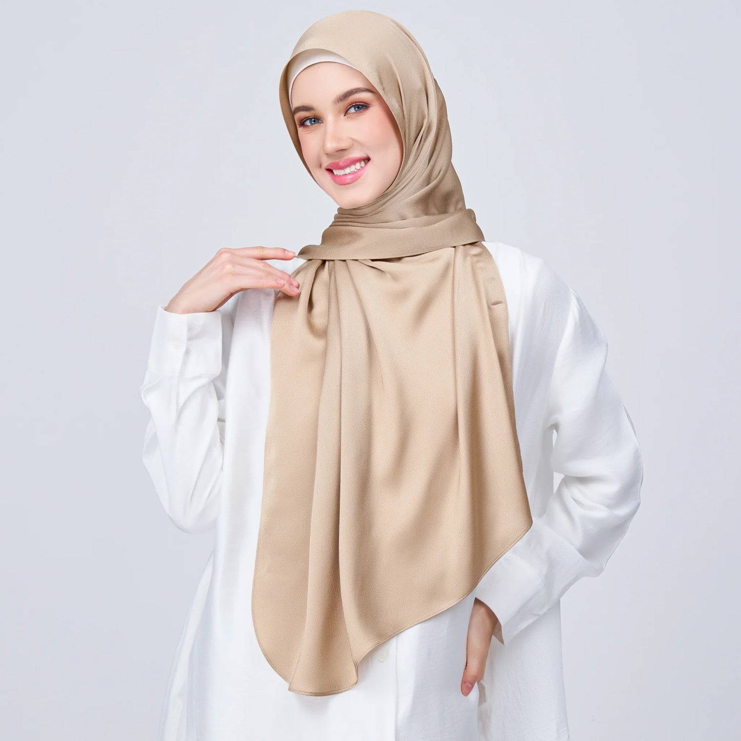 Instant Tag & Go Shawl | Satin Bulle in Nude Chai | Batch 1