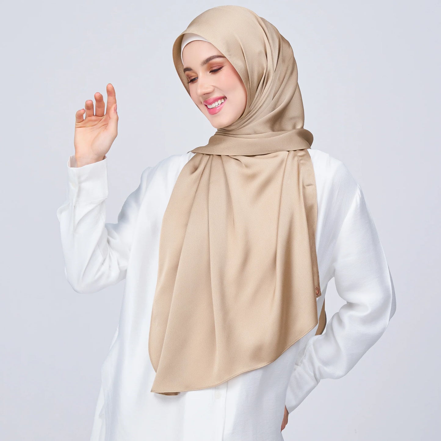 Instant Tag & Go Shawl | Satin Bulle in Nude Chai | Batch 1