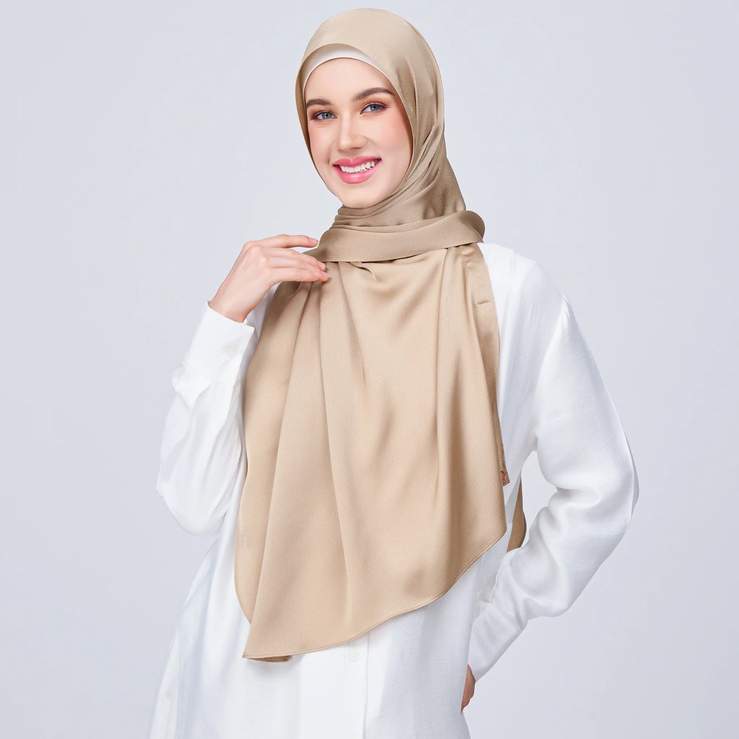 Instant Tag & Go Shawl | Satin Bulle in Nude Chai | Batch 1