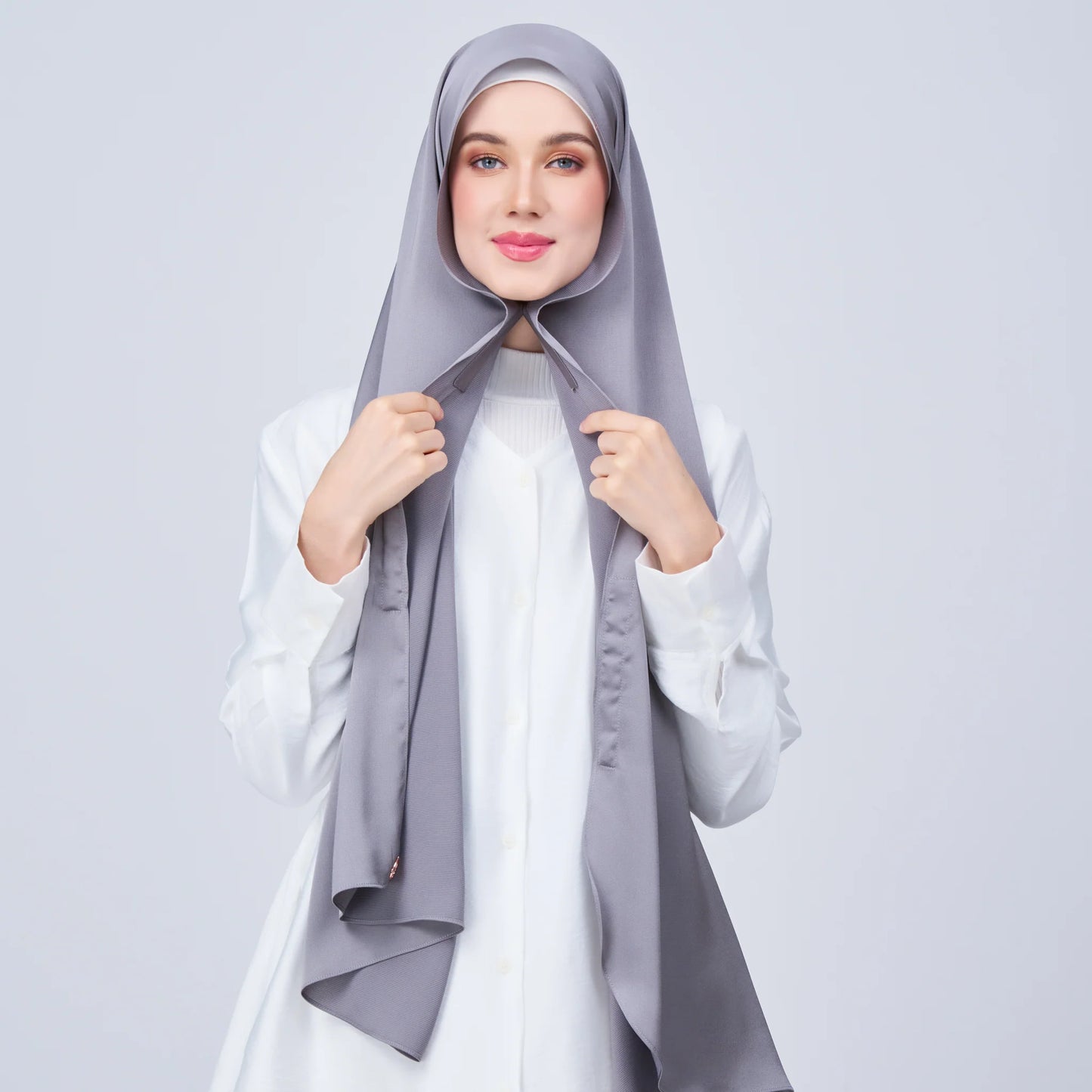 Instant Tag & Go Shawl | Satin Bulle in Stone Grey | Batch 1