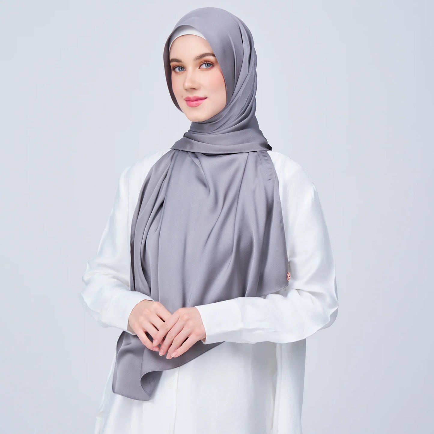 Instant Tag & Go Shawl | Satin Bulle in Stone Grey | Batch 1