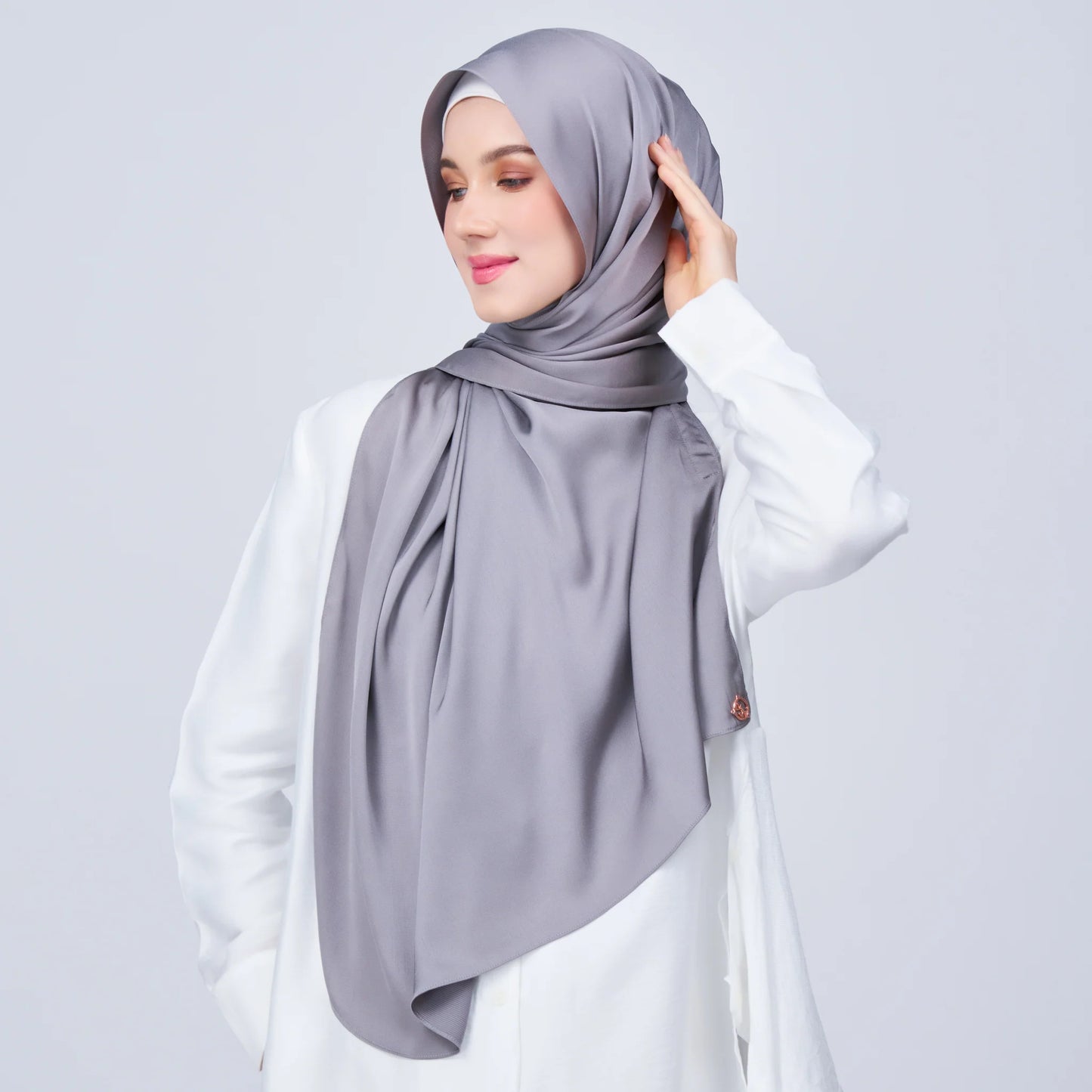 Instant Tag & Go Shawl | Satin Bulle in Stone Grey | Batch 1