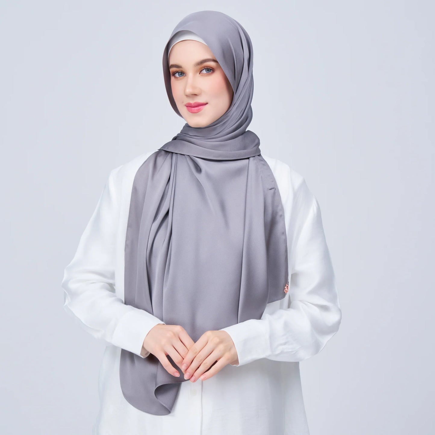 Instant Tag & Go Shawl | Satin Bulle in Stone Grey | Batch 1