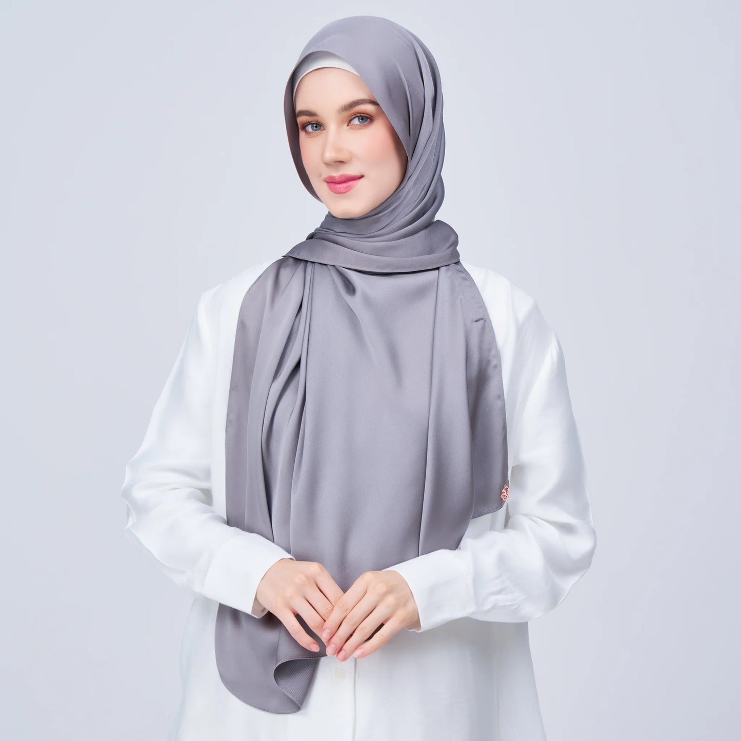 Instant Tag & Go Shawl | Satin Bulle in Stone Grey | Batch 1
