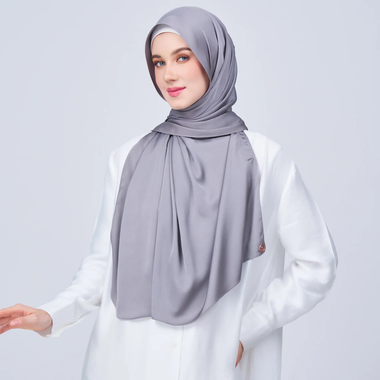 Instant Tag & Go Shawl | Satin Bulle in Stone Grey | Batch 1