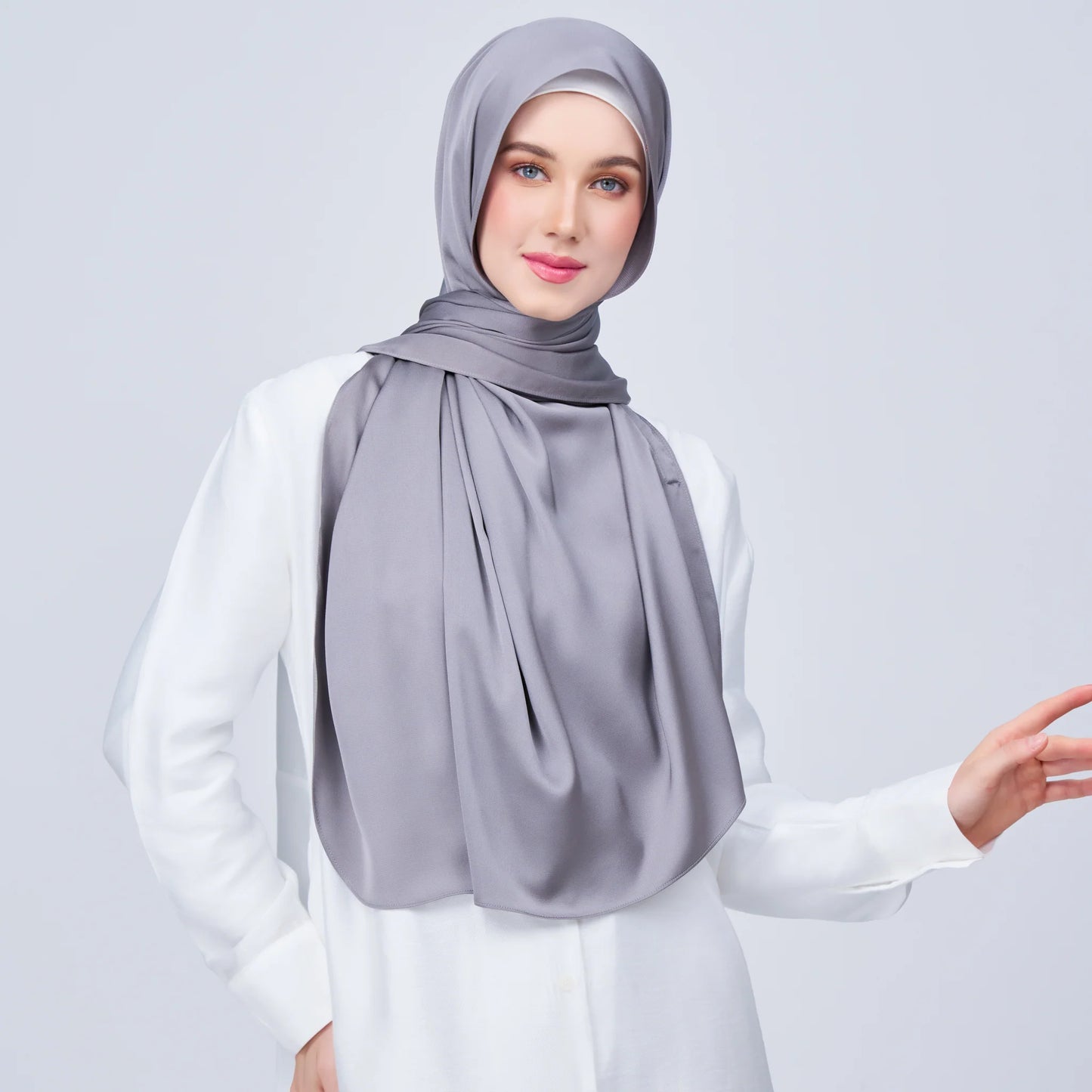 Instant Tag & Go Shawl | Satin Bulle in Stone Grey | Batch 1