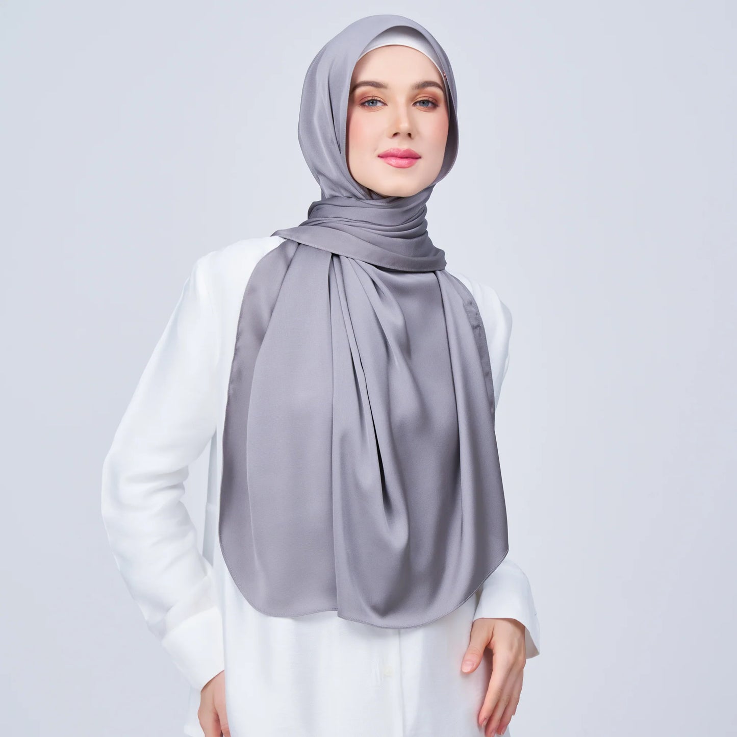 Instant Tag & Go Shawl | Satin Bulle in Stone Grey | Batch 1
