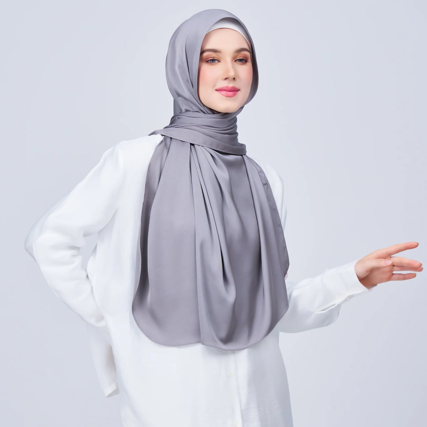 Instant Tag & Go Shawl | Satin Bulle in Stone Grey | Batch 1