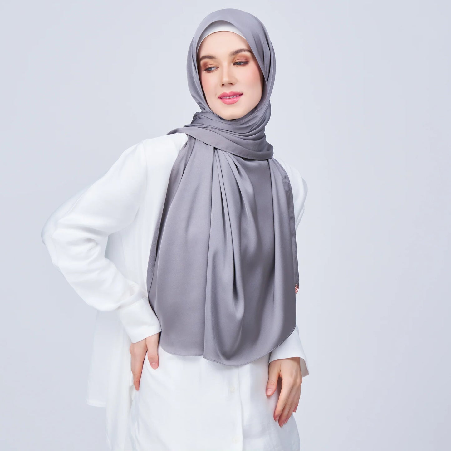 Instant Tag & Go Shawl | Satin Bulle in Stone Grey | Batch 1