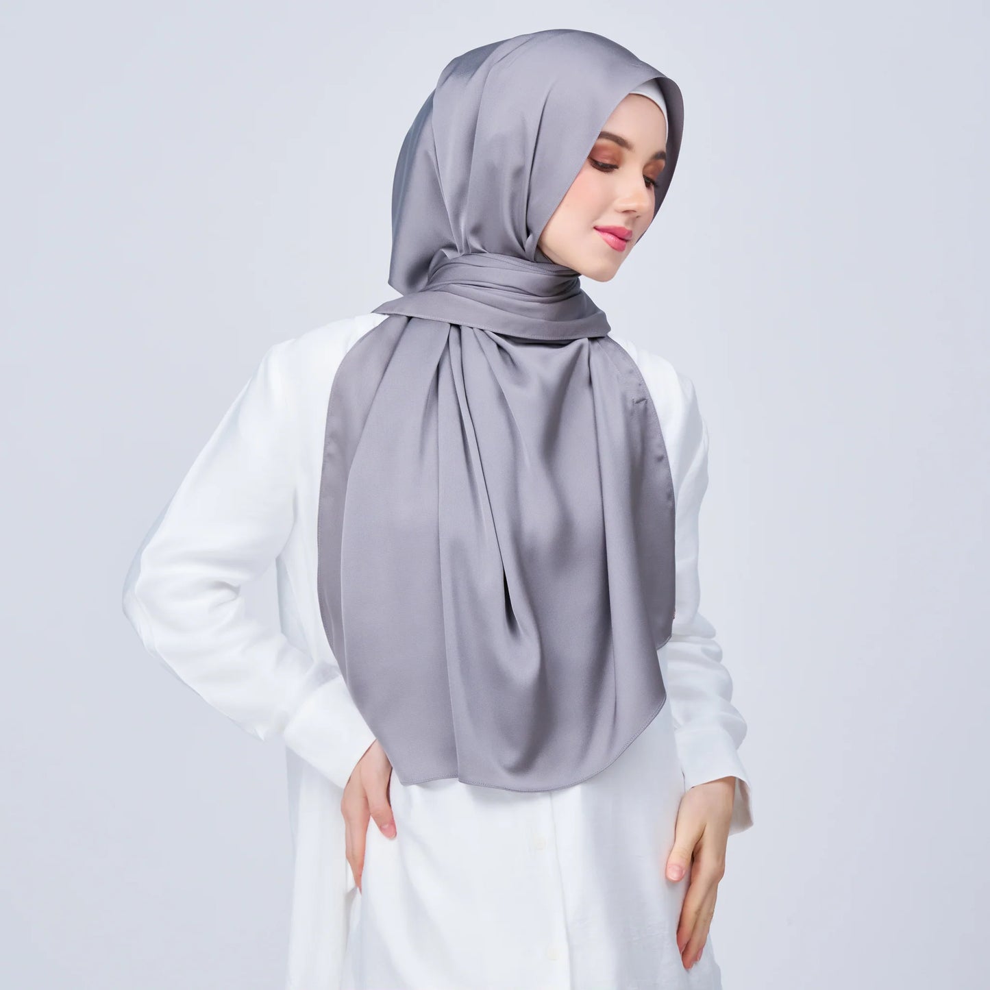 Instant Tag & Go Shawl | Satin Bulle in Stone Grey | Batch 1