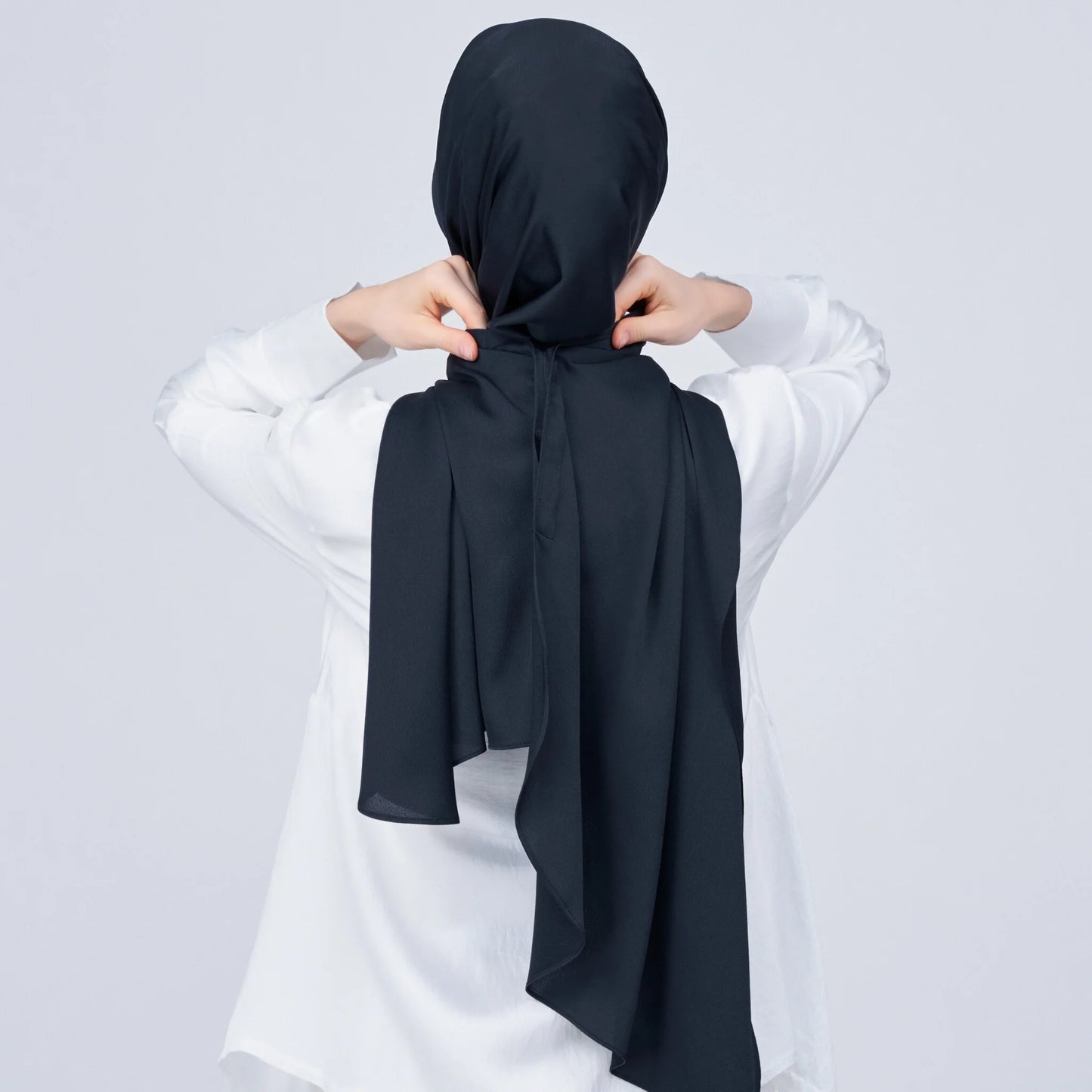 Instant Tag & Go Shawl | Satin Bulle in Pitch Black | Batch 1