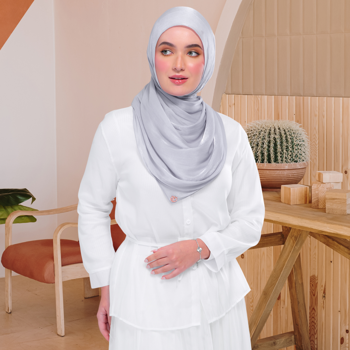 Raia Shawl | Ironless Shimmer in Titanium