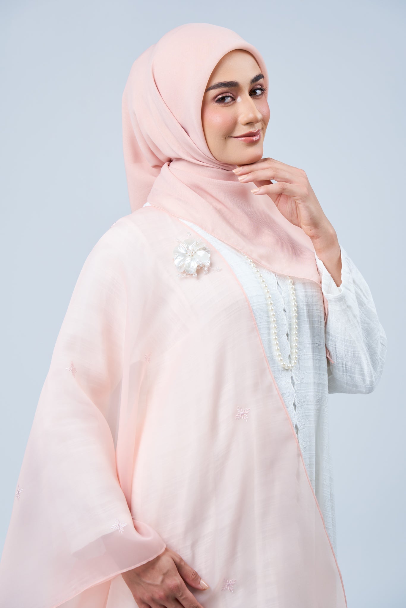 Selendang Rhea Raya Set in Ayu [Salmon Peach]