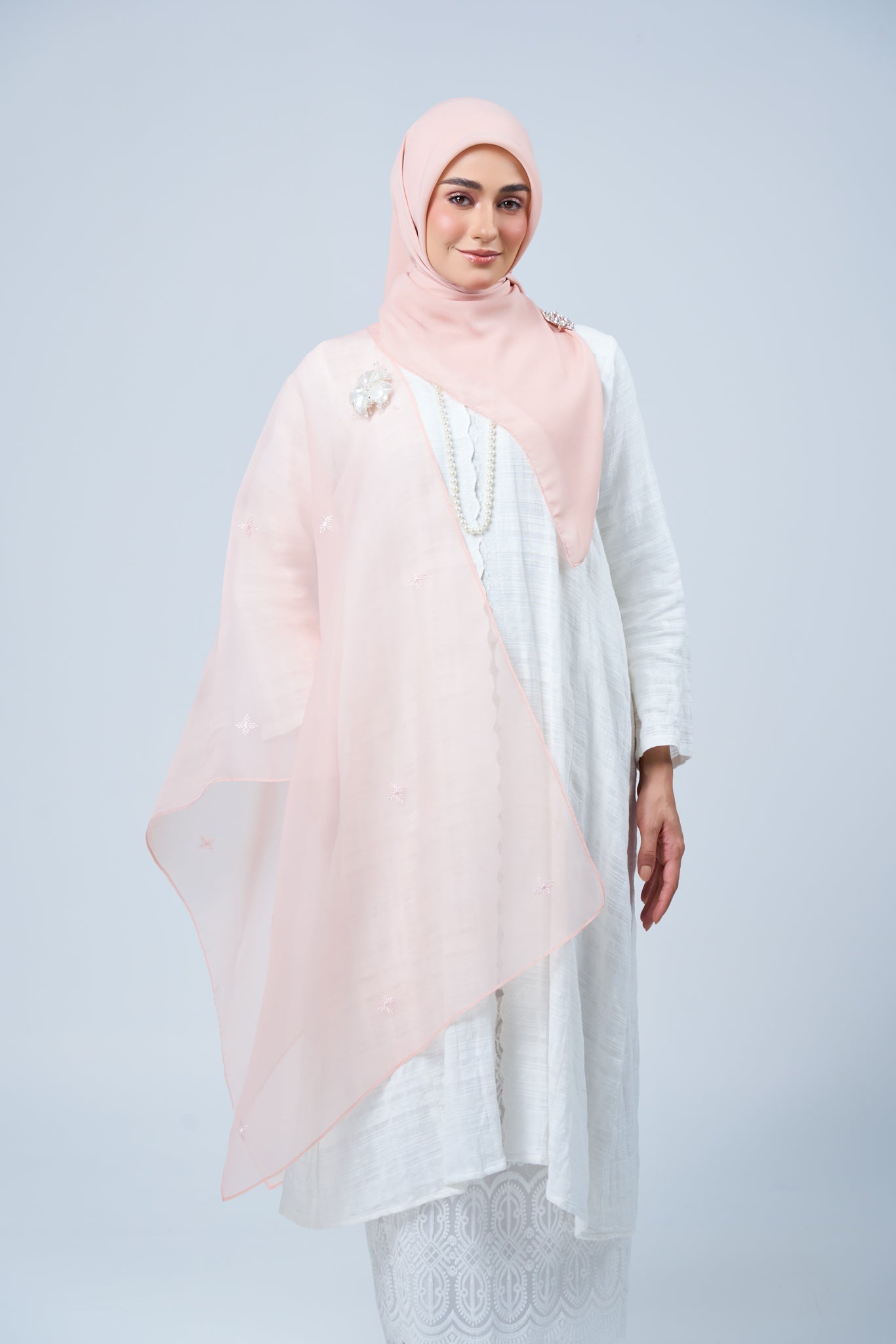Selendang Rhea Raya Set in Ayu [Salmon Peach]