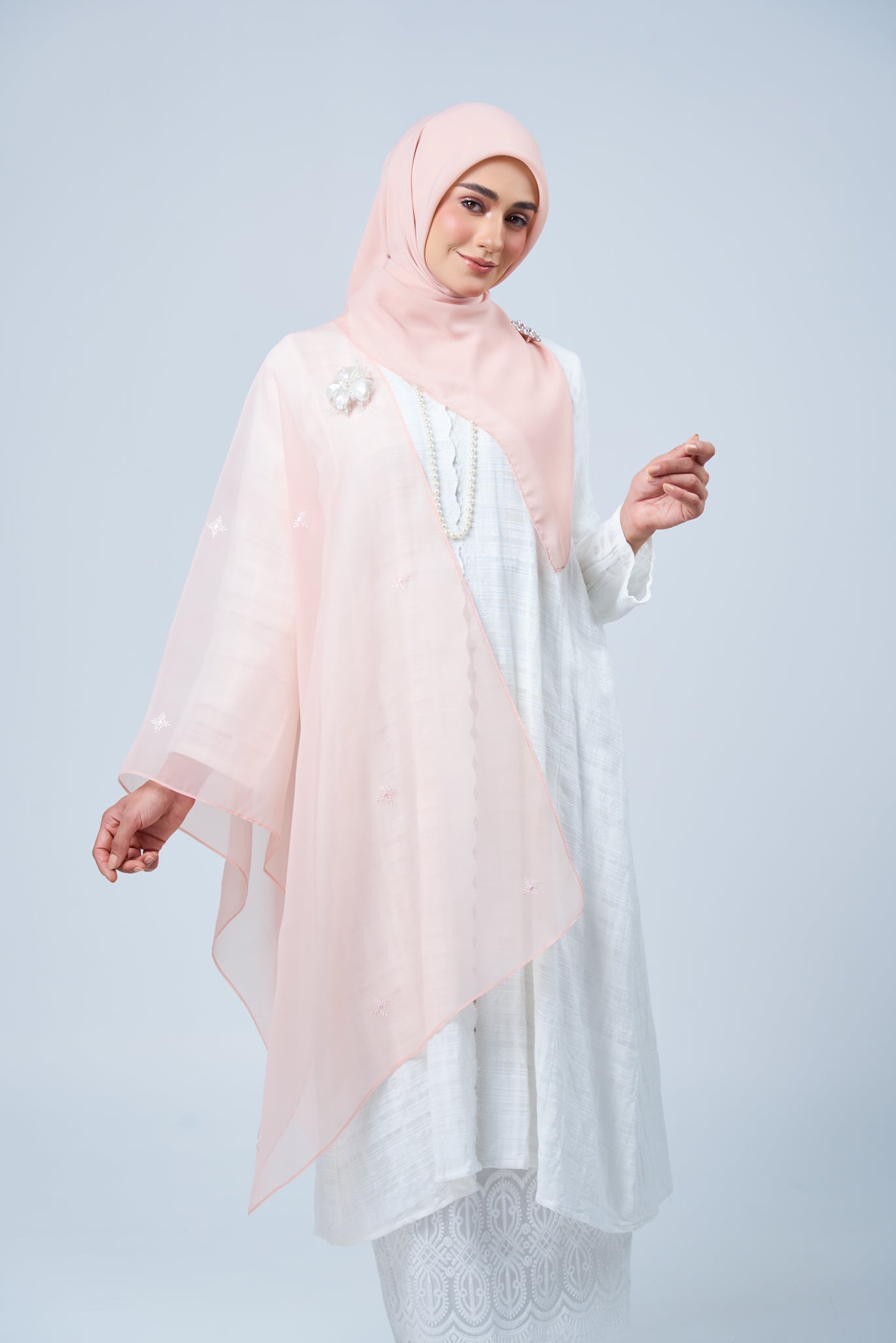 Selendang Rhea Raya Set in Ayu [Salmon Peach]