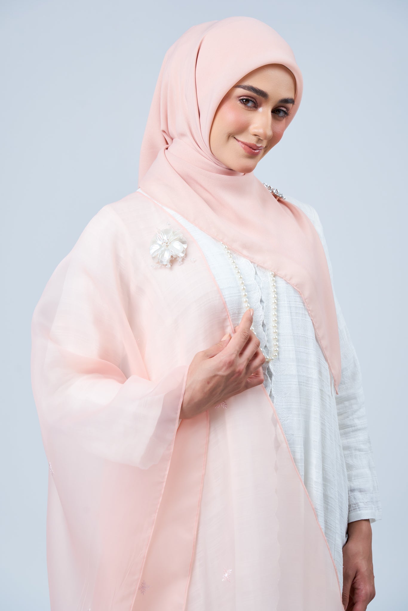 Selendang Rhea Raya Set in Ayu [Salmon Peach]