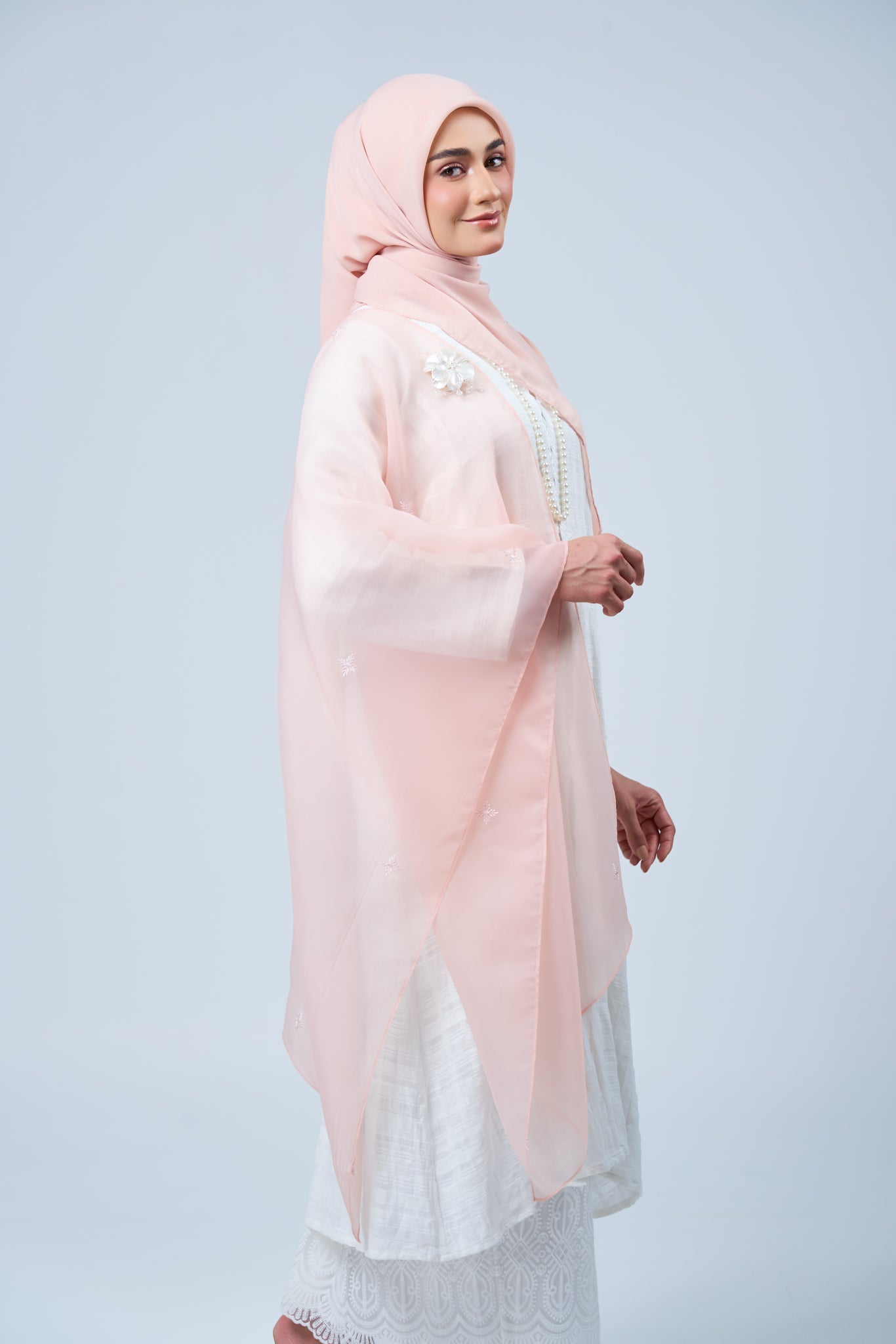 Selendang Rhea Raya Set in Ayu [Salmon Peach]