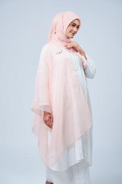 Selendang Rhea Raya Set in Ayu [Salmon Peach]