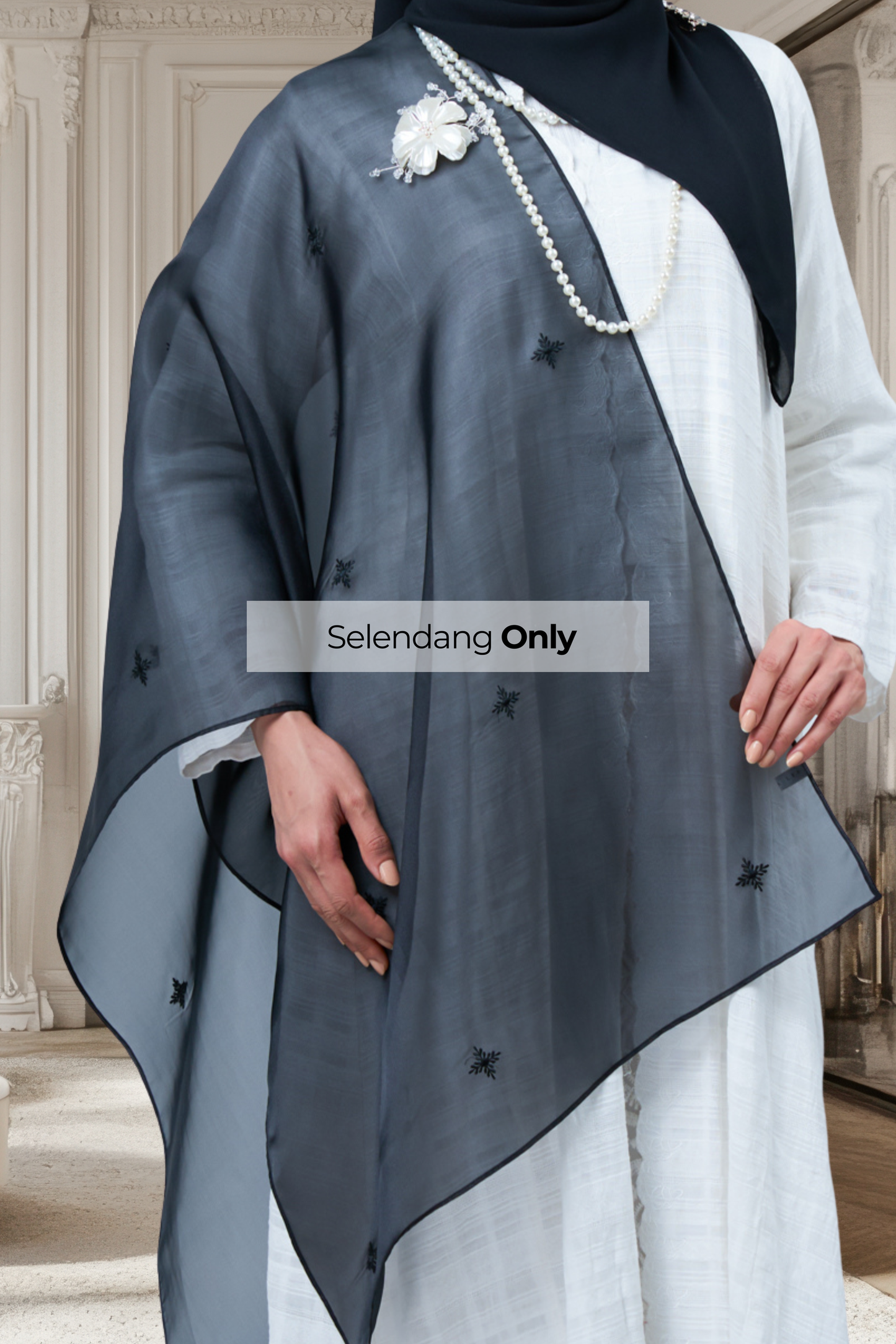 Selendang Rhea in Cempaka [Classic Black]