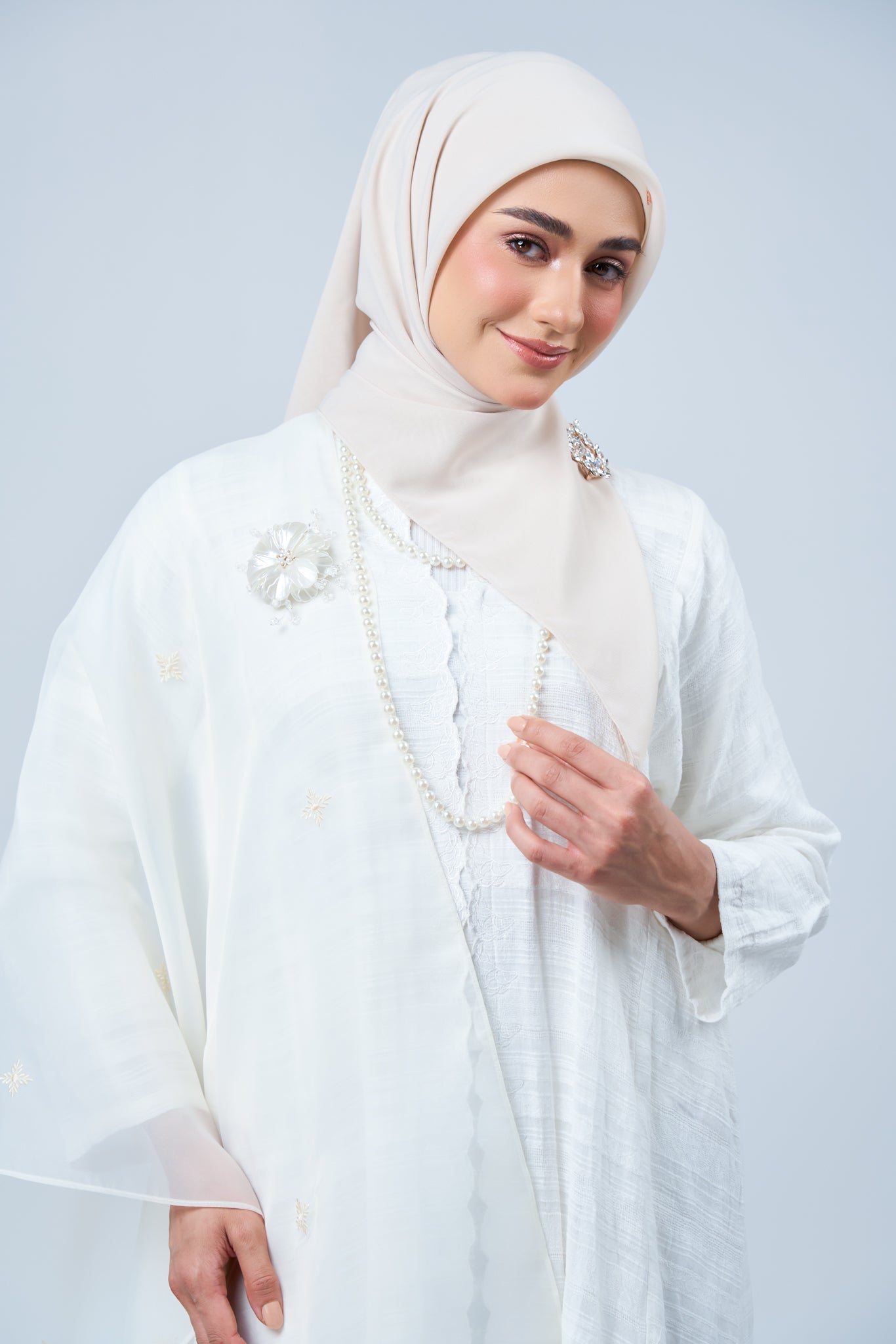 Selendang Rhea Raya Set in Kaseh [Oatmilk]