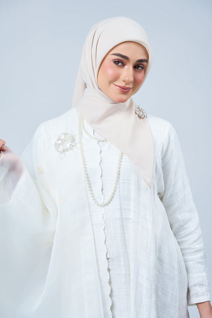 Selendang Rhea Raya Set in Kaseh [Oatmilk]