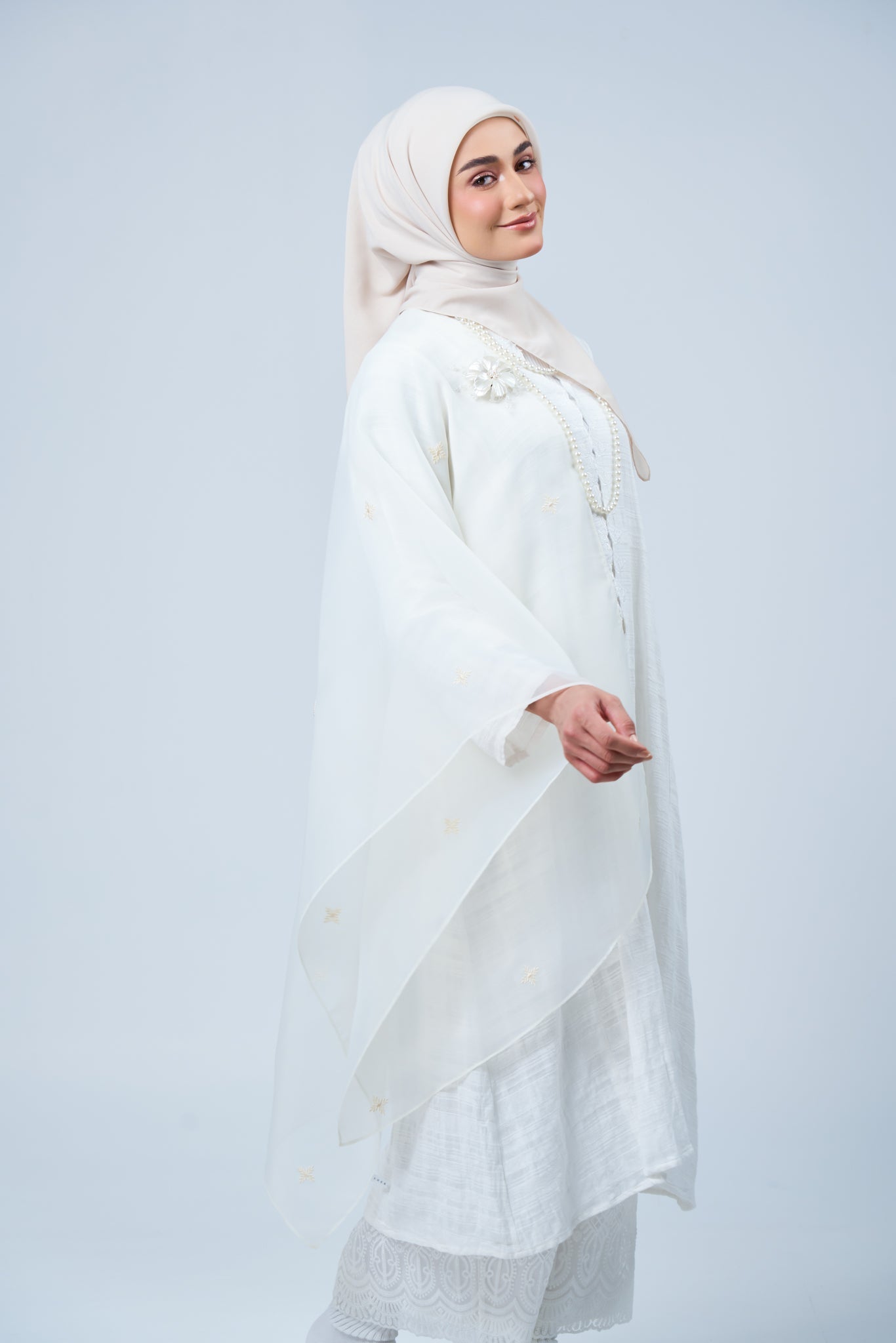 Selendang Rhea Raya Set in Kaseh [Oatmilk]
