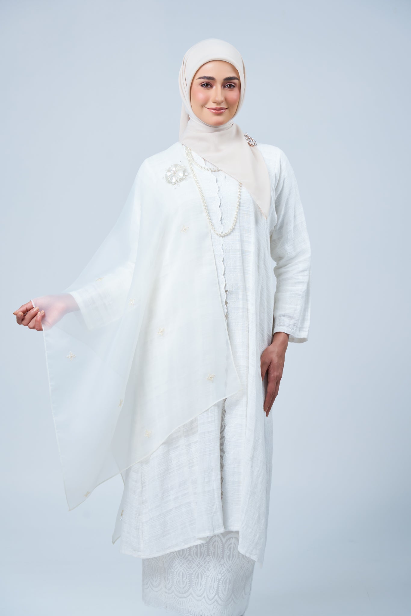 Selendang Rhea Raya Set in Kaseh [Oatmilk]