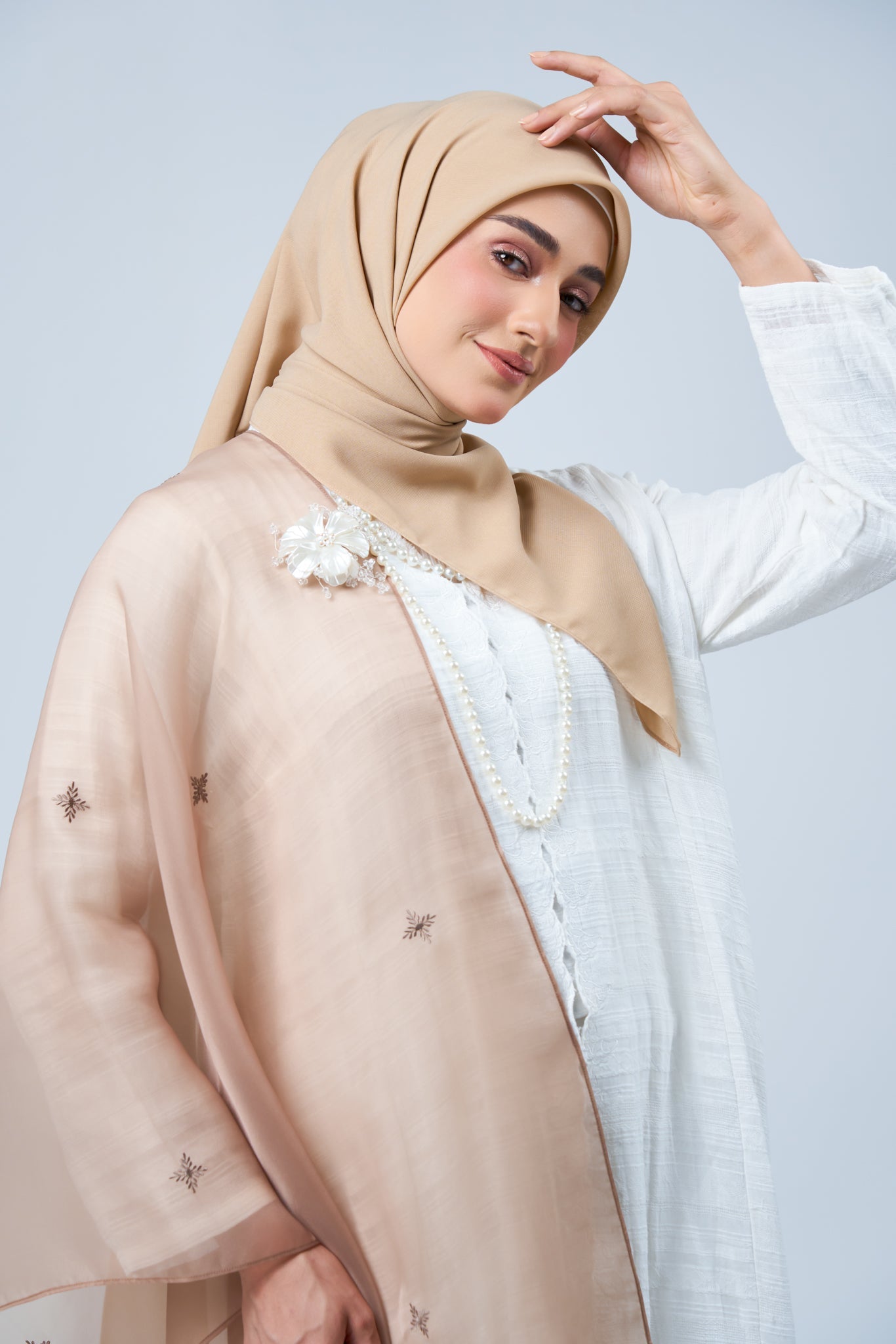 Selendang Rhea in Citra [Sandy Mocha]