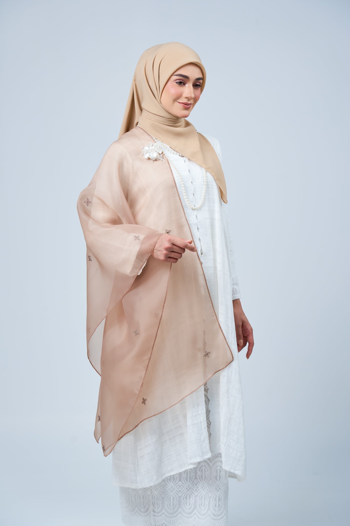 Selendang Rhea in Citra [Sandy Mocha]