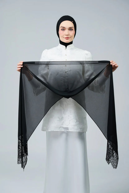 HoodX Lace in Classic Black