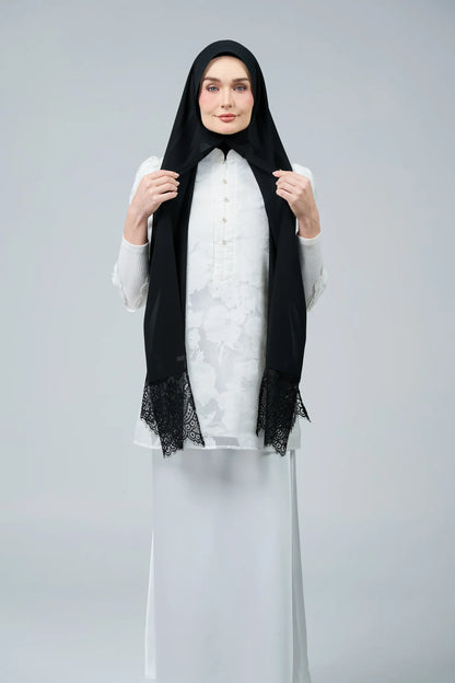 HoodX Lace in Classic Black