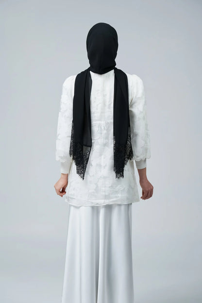 HoodX Lace in Classic Black