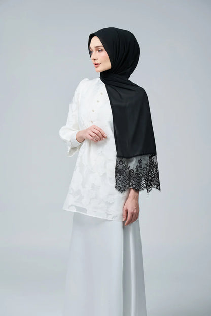 HoodX Lace in Classic Black