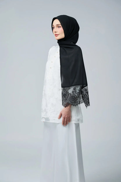 HoodX Lace in Classic Black