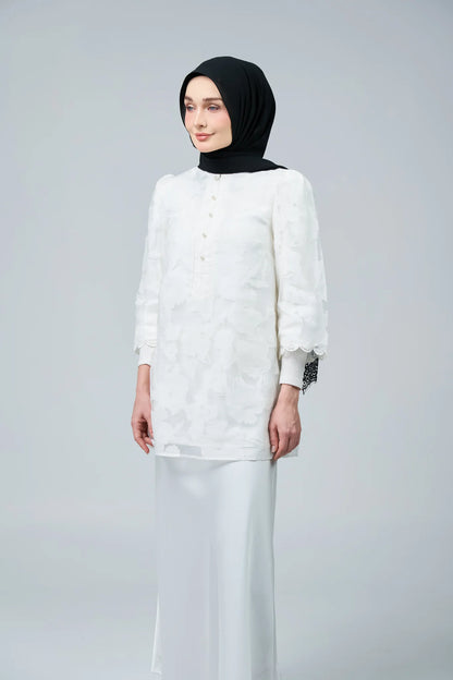 HoodX Lace in Classic Black