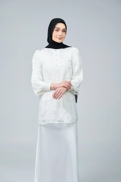 HoodX Lace in Classic Black