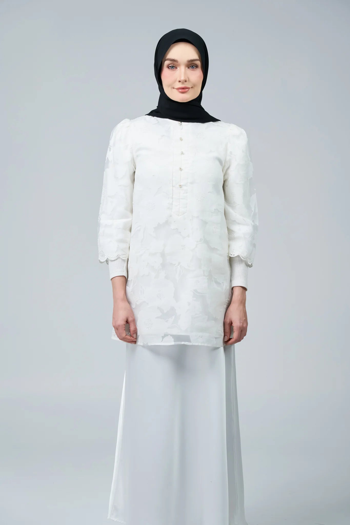 HoodX Lace in Classic Black