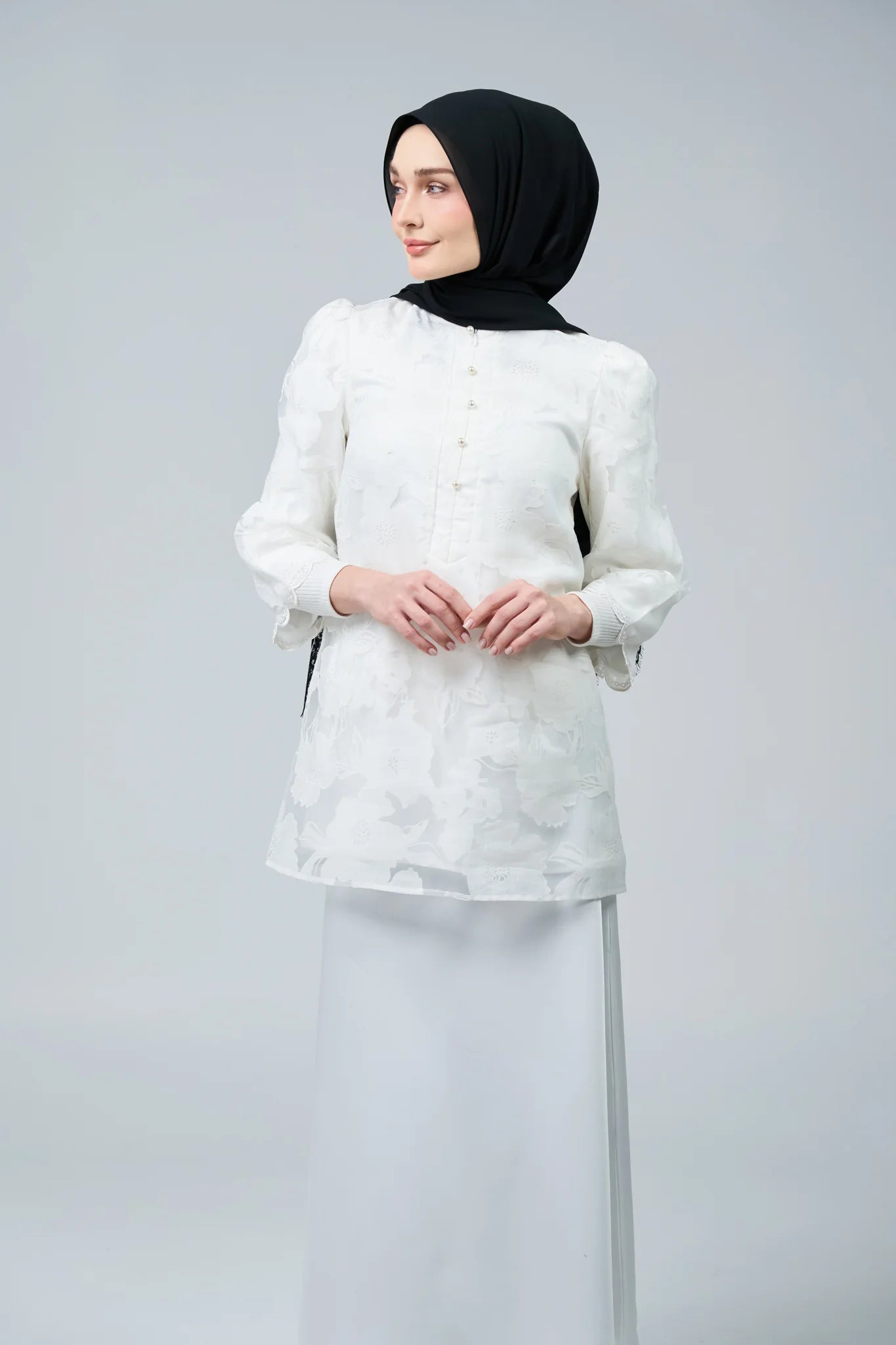 HoodX Lace in Classic Black